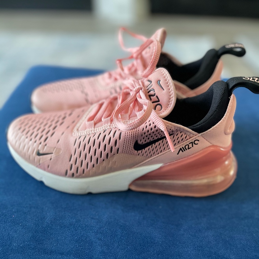 Nike 270 size 7